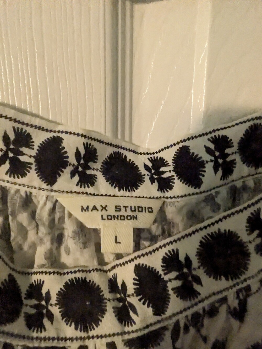 Max Studio Black & White Floral Square-Neck Puff Sleeve Blouse - Picture 2 of 2